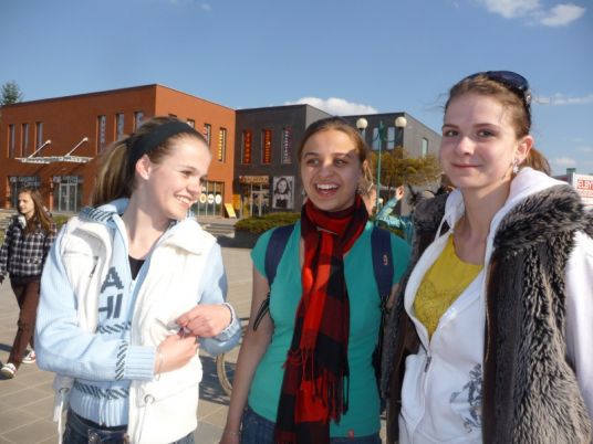 ...i švárne korčuliarky.