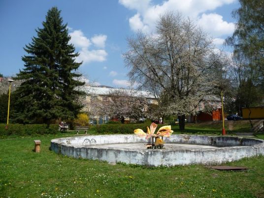 Vyschnutá fontána rozkvitla!