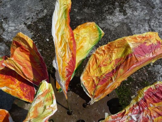 ...i drozdy v korunách stromov a nechápu.