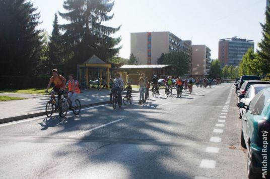 aby sme prešli ulicou ako kompaktný pelotón